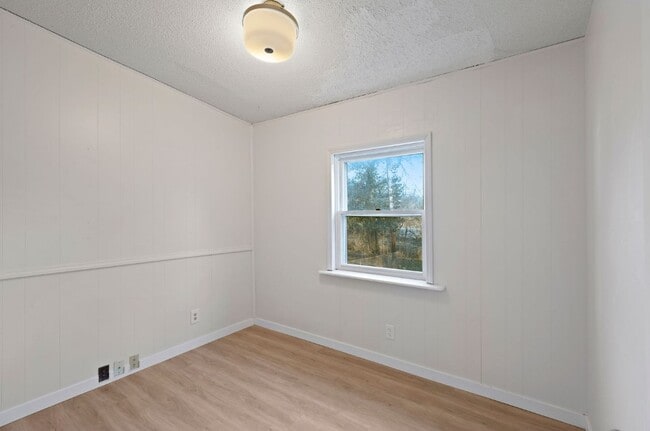 Building Photo - 126 Elbring Dr