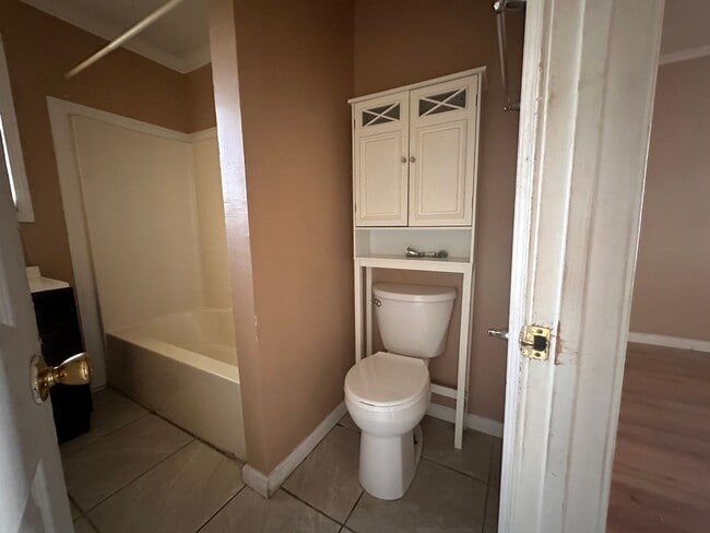 Foto del edificio - Spacious 3/2 available now!