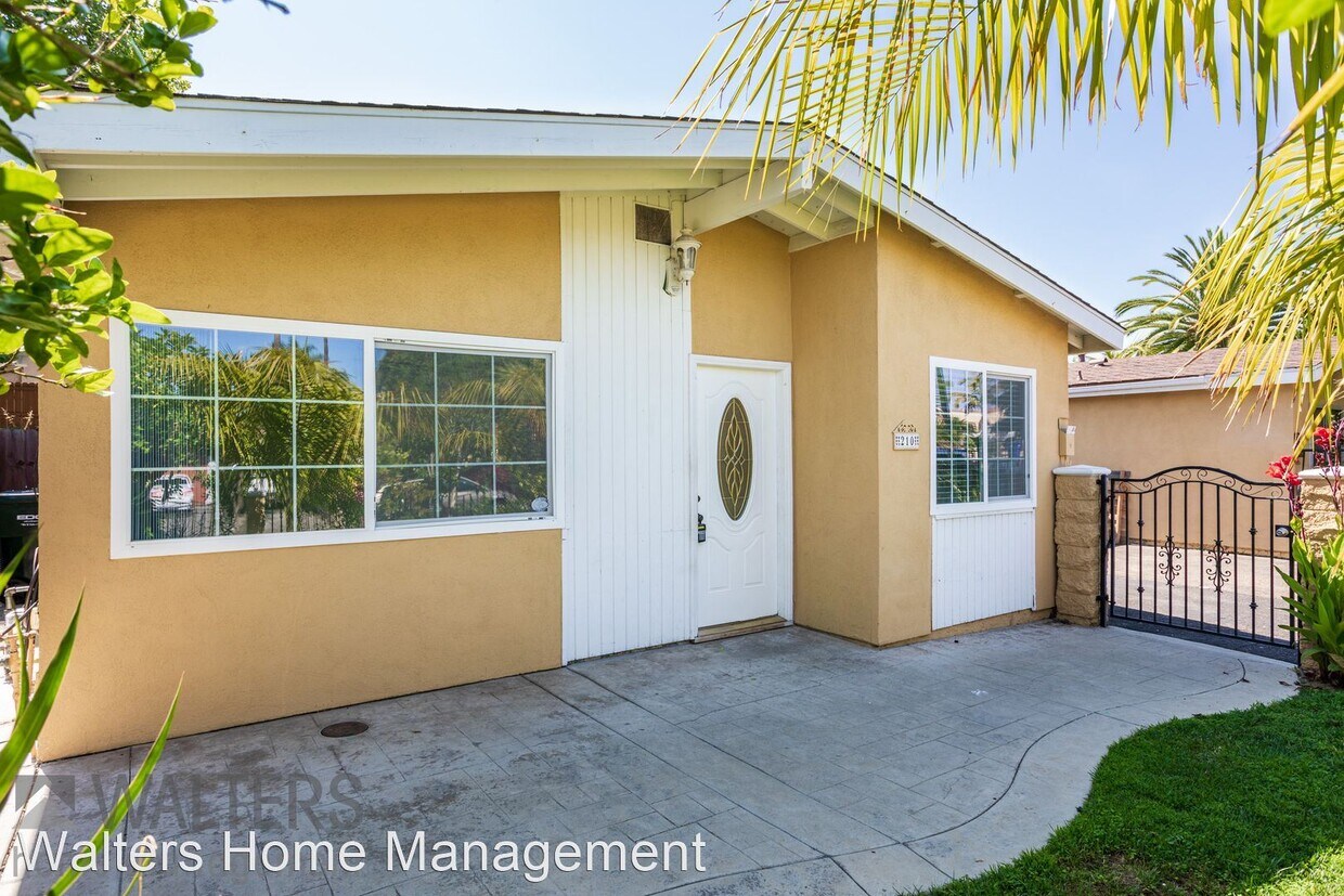 Primary Photo - 3 br, 1 bath House - 210 Hollenbeck Road
