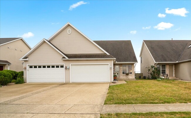 Building Photo - 1831 Marina Dr