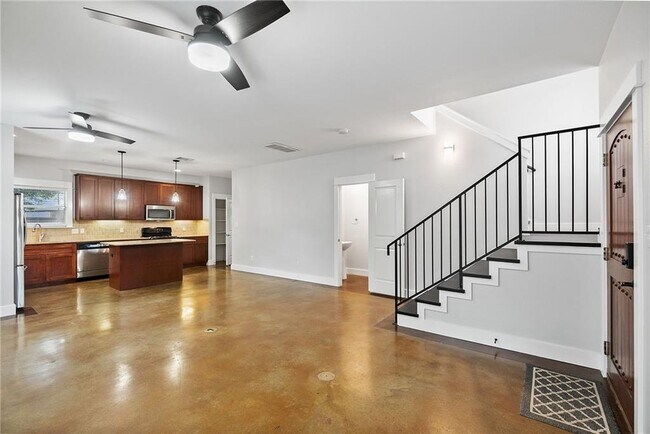 Building Photo - 3207 Holton St