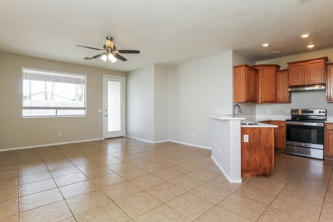 Building Photo - 6639 S 17th Ave