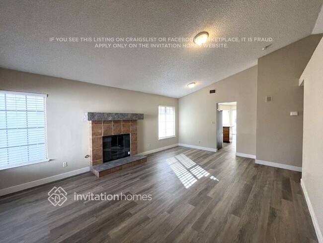 Building Photo - 3213 Shoreheight St