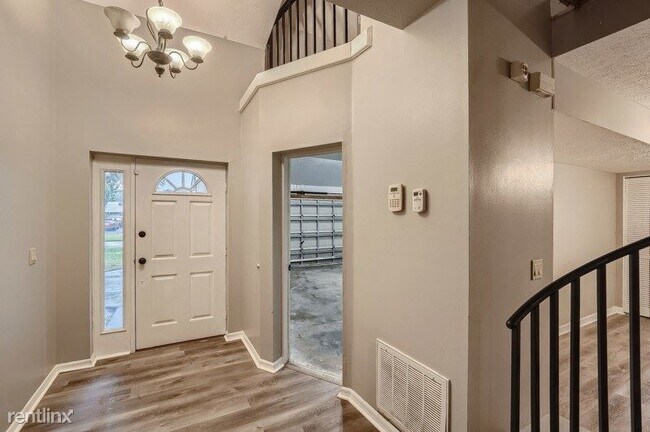 Building Photo - 3 br, 2 bath House - 22646 Weeks Boulevard