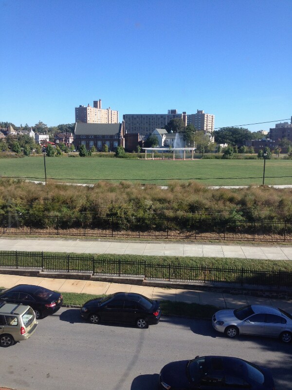 Foto del edificio - 1200 W 10th St