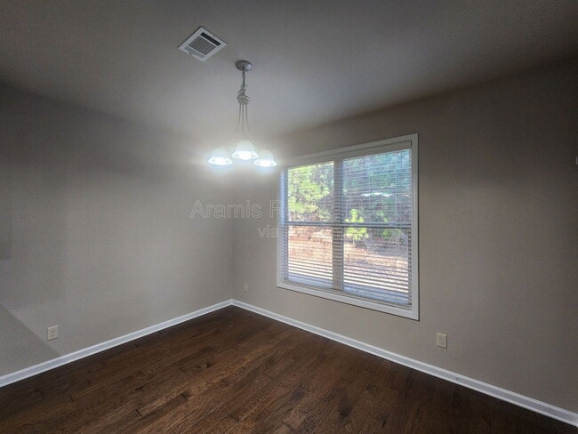 Building Photo - 1919 Briarcliff Wy