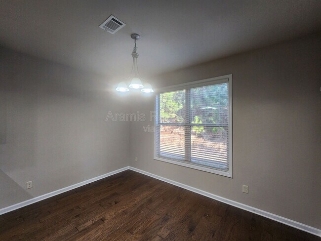 Foto del edificio - 1919 Briarcliff Wy