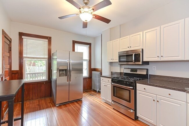 Building Photo - 83 Farragut Rd