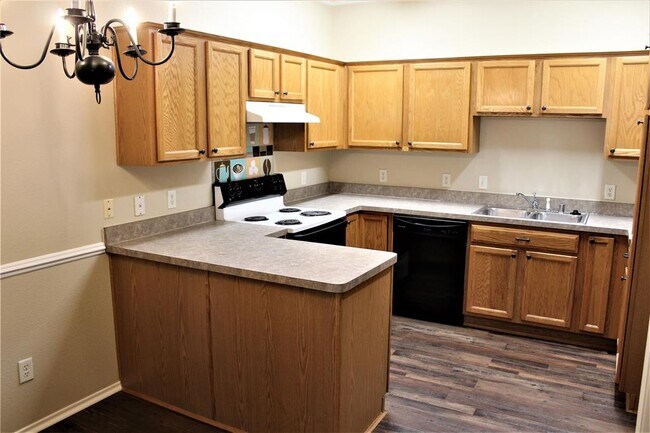 Building Photo - 2616 Bissonet Dr