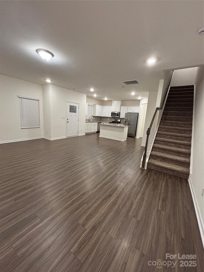 Foto del edificio - 6049 Rizer Dr