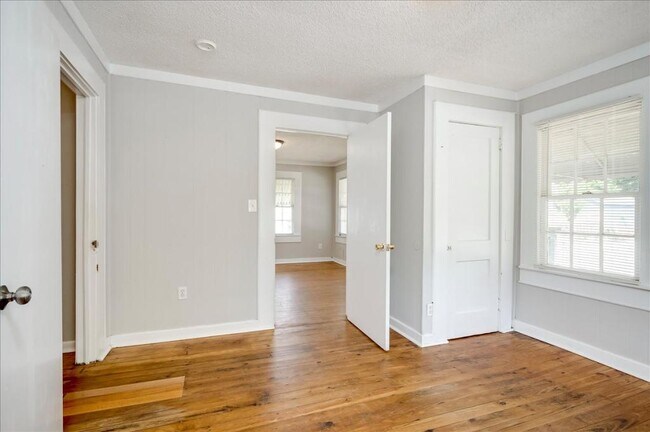 Foto del edificio - 1740 Starnes St