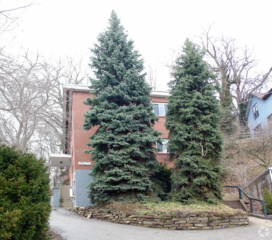 Foto del edificio - TALL OAKS
