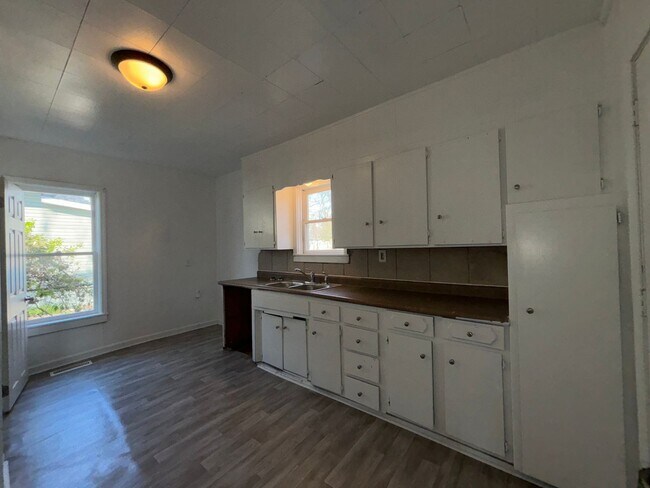 Foto del edificio - Beautiful 2 bedroom 1 bath home available ...