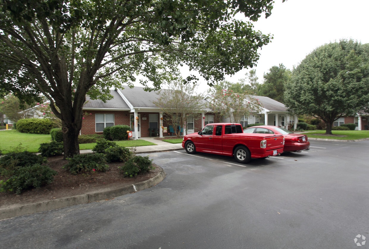 Primary Photo - Berry Court Apartments