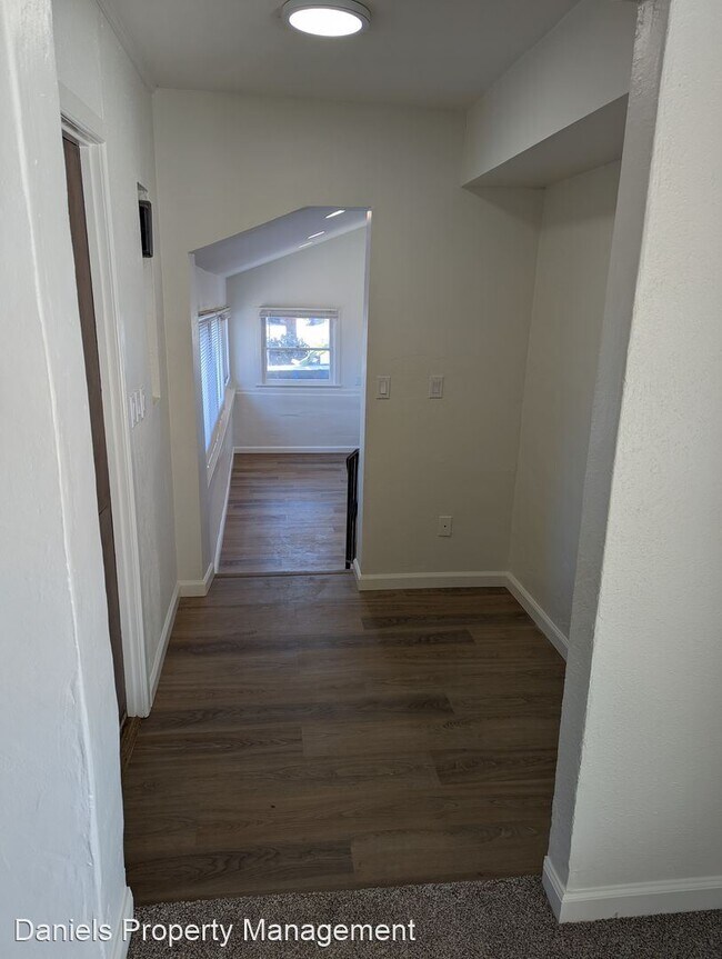 Building Photo - 2 br, 1.5 bath House - 2221 Suncrest Blvd.