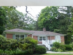 Building Photo - 330 Morris Ave