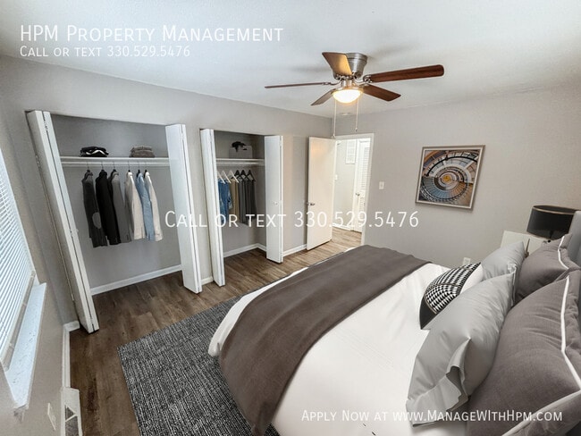 Foto del edificio - 21955 Miles Rd