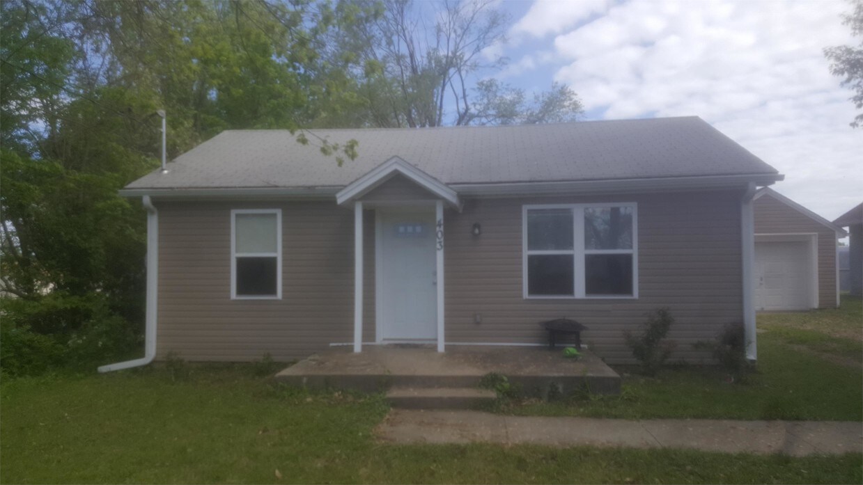 403 E Hale Lake Rd, Warrensburg, MO 64093 House for Rent in