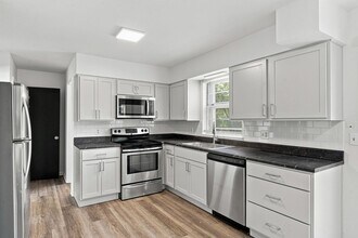 Building Photo - 4209 Defoe Dr