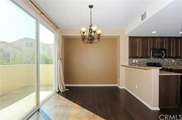 Building Photo - 44916 Honey Locust Dr