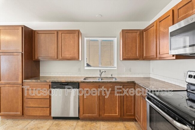 Foto del edificio - 227 E Waverly St