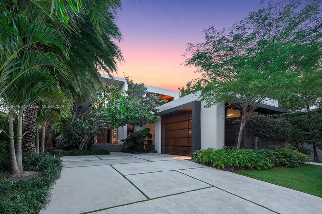 Building Photo - 500 W Dilido Dr