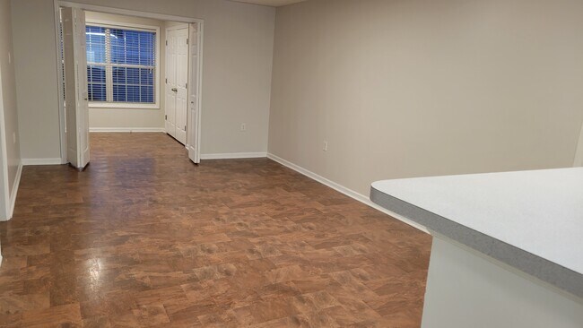 Building Photo - 2031 Wolfmill Dr