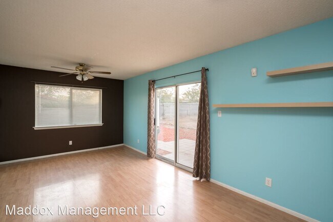 Building Photo - 2 br, 1 bath House - 4717 Tennessee Place NE