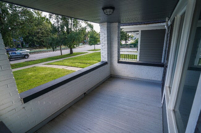 Foto del edificio - 11416 Clifton Blvd