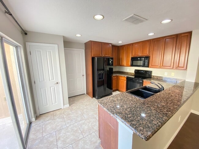 Building Photo - 13838 Phoenix Dr