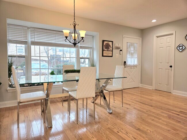 Foto del edificio - 5407 Leeway Ct