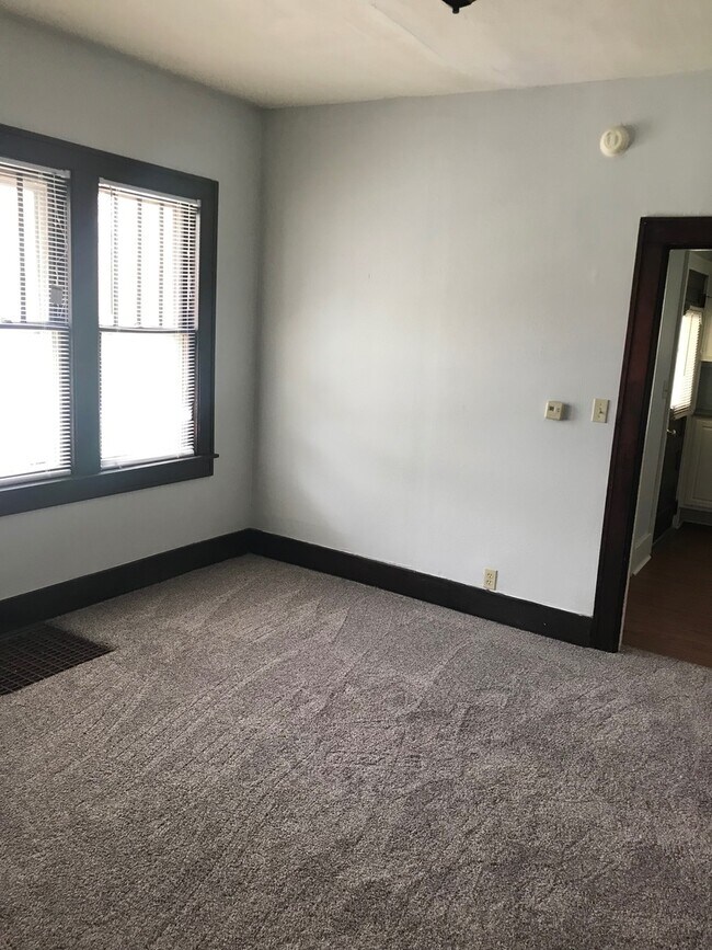 Building Photo - 17-19 Park Avenue (Havilah II)