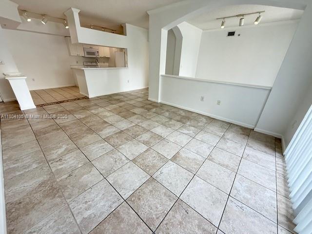 Foto del edificio - 17125 N Bay Rd