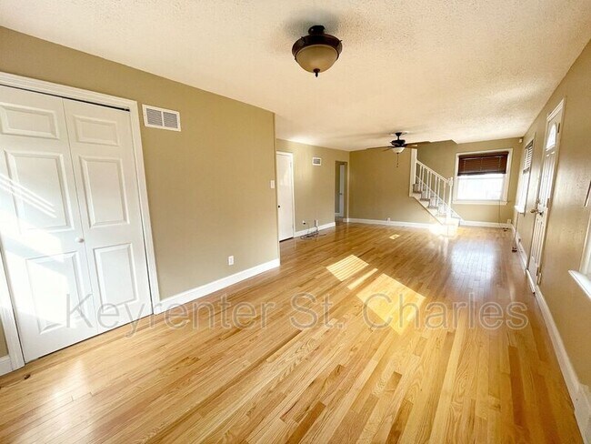 Building Photo - 439 Caroline Ave