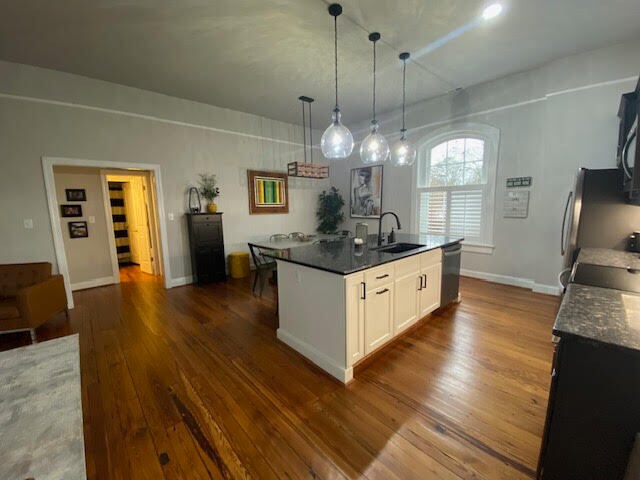Foto del edificio - 813 Brewer Ave
