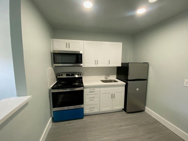 New Kitchen - 725 NW 7th Ave