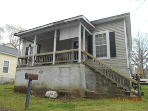 Building Photo - 111 McGee St