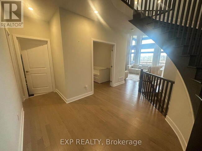Building Photo - 302 Shuttleworth Dr.