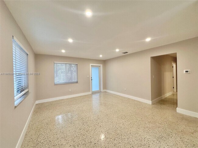 Building Photo - 10300 NW 35th Ct
