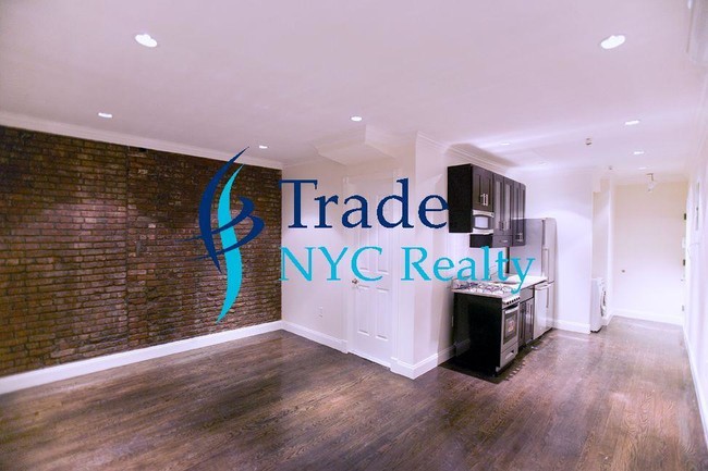 Foto del edificio - 213 W 14th St
