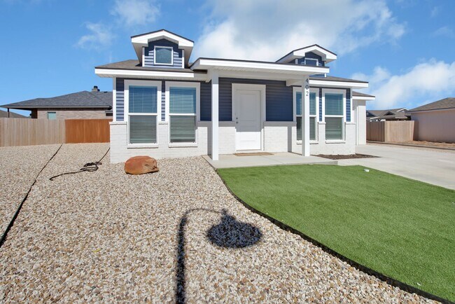 Foto del edificio - Wonderful 3 bed 2 bath 1 car garage in Har...