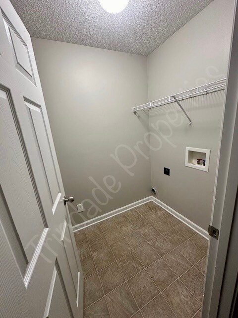Foto del edificio - 5673 Bedford Loop E