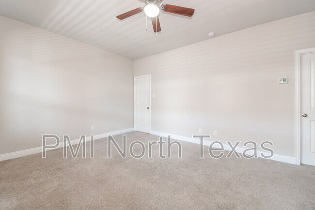 Building Photo - 4238 Shavano Dr