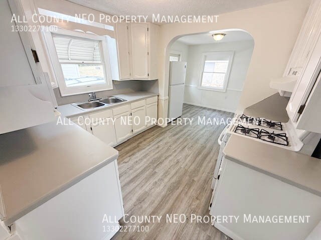 Building Photo - 897 McKinley Ave