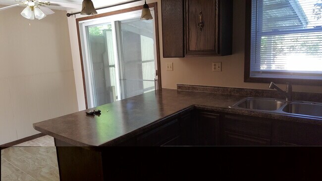 Foto del edificio - 608 12th Ave S