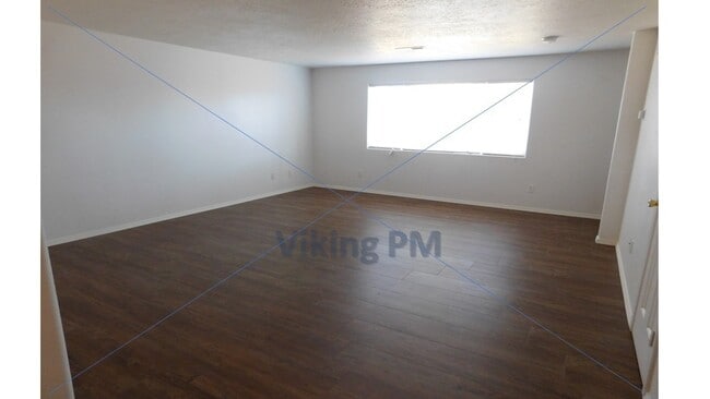 Building Photo - 3010-923-947