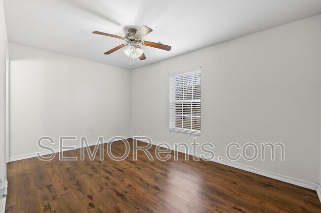 Foto del edificio - 3 Village Dr