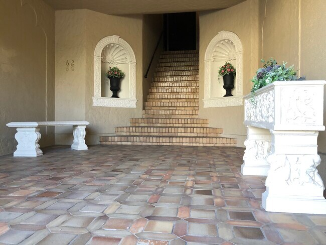 Foyer - 62 Parker Ave