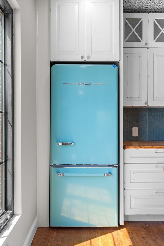 Photo - 400 N. 9th-4TH OFFSET Apartment