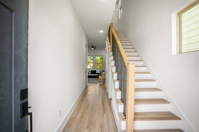 Building Photo - 4201 Oats St